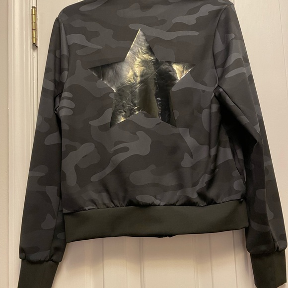 ULTRACOR- dark Camo with black STAR on back - Picture 5 of 5